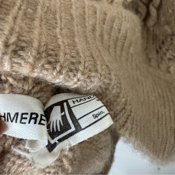 Alan Blizerian Tan 100% Cashmere Open Textured‎ Seashell Neck Sweater - Picture 10 of 16